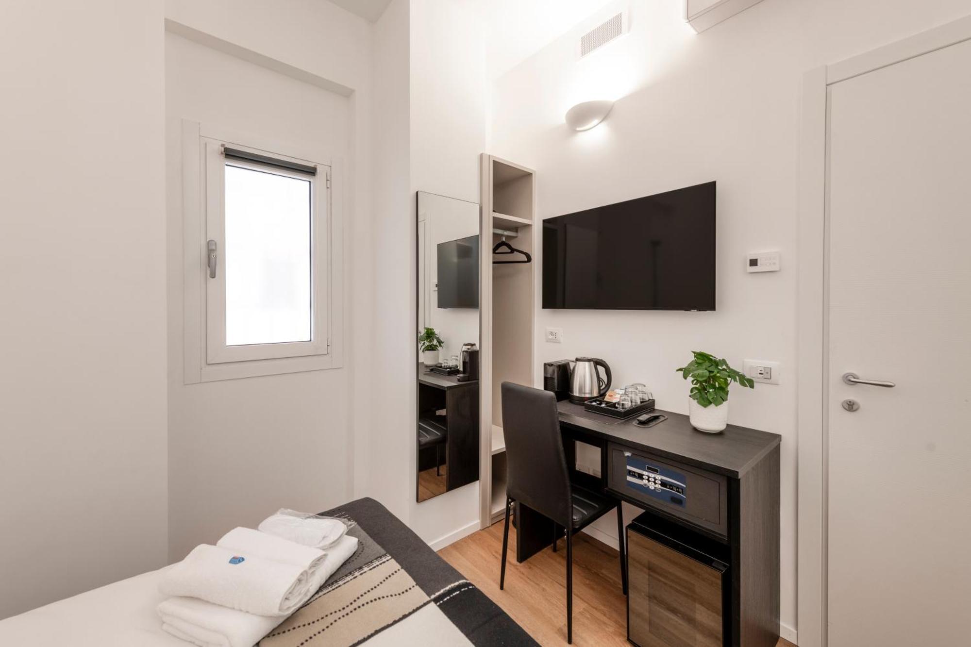 Bnbutler - Inbrera Suites - Giulianova, 1 Milan Luaran gambar