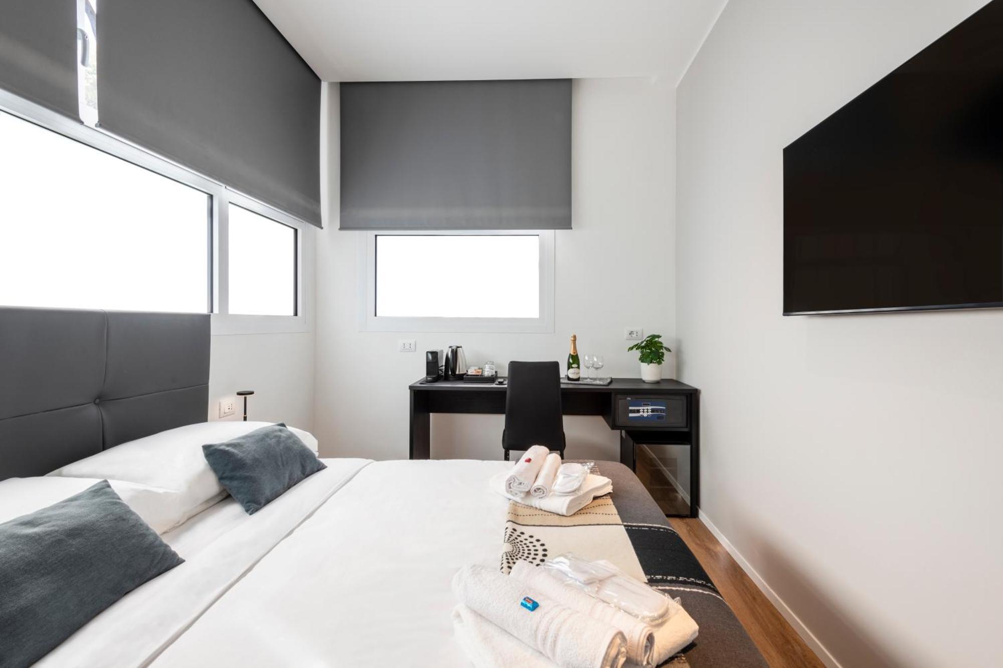 Bnbutler - Inbrera Suites - Giulianova, 1 Milan Luaran gambar