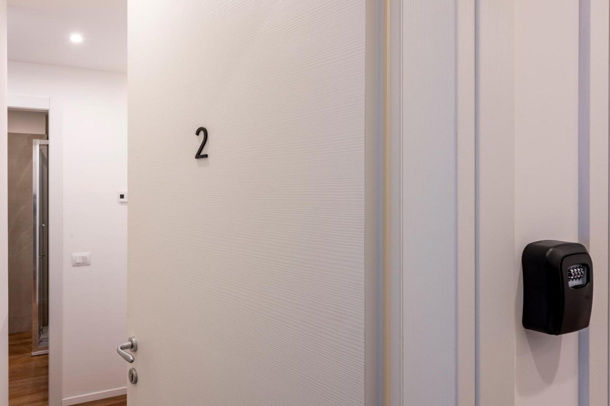 Bnbutler - Inbrera Suites - Giulianova, 1 Milan Luaran gambar